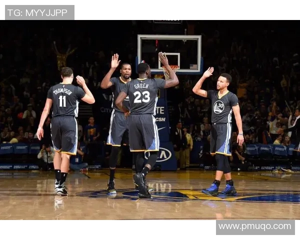 2013年雷霆与勇士常规赛精彩对决回顾及赛后分析